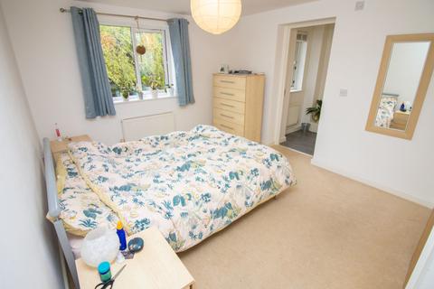 77 Clos Dewi Sant, Canton, Cardiff, CF11 9EX