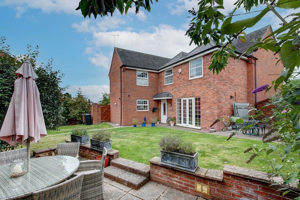 Barley Meadows, Inkberrow, Worcester WR7 4DR 5 bed detached house £