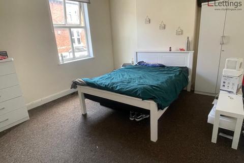 2 bedroom terraced house to rent, Myrtle Avenue, Nottingham