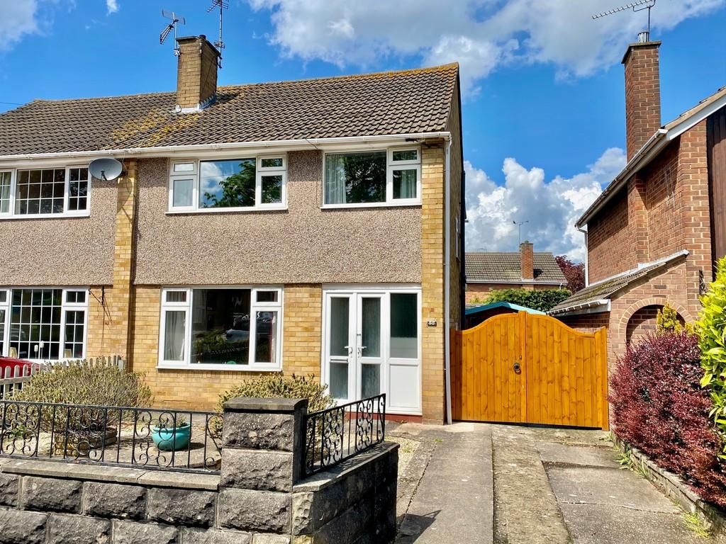 Winchester Avenue, Weddington, Nuneaton 3 bed semidetached house £