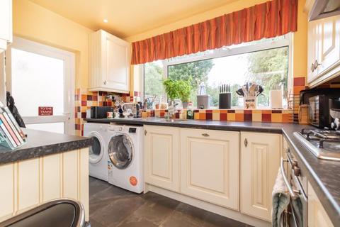 41 Downsway, Whyteleafe, CR3 0EW