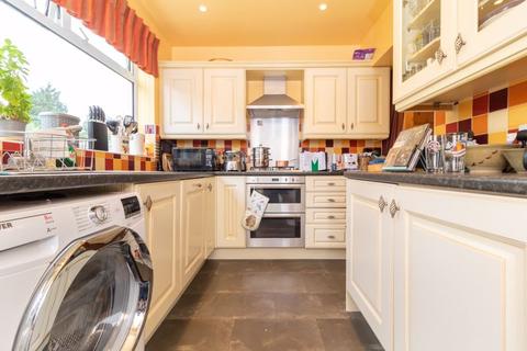 41 Downsway, Whyteleafe, CR3 0EW