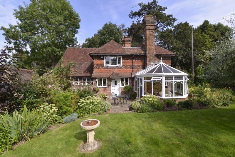 Bell Road, Warnham 2 bed semidetached house £500,000