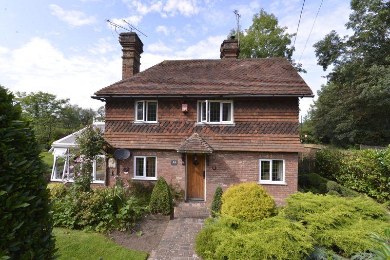 Bell Road, Warnham 2 bed semidetached house £500,000