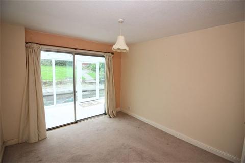 16 Templars Close, Greetland, Halifax, HX4 8QE