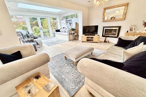 58 Dunchurch Crescent, Sutton Coldfield, B73 6QN