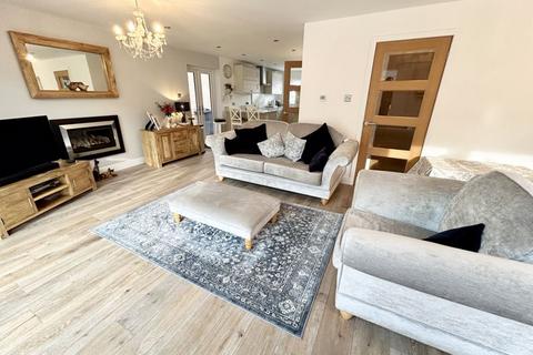 58 Dunchurch Crescent, Sutton Coldfield, B73 6QN