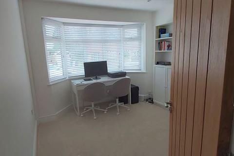 40 Brixham Drive, Wigston, LE18 1BH