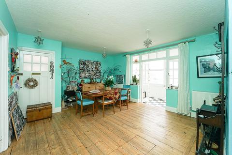 80 Beach Road, Kewstoke, Weston-super-mare, BS22 9UQ
