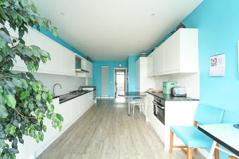 80 Beach Road, Kewstoke, Weston-super-mare, BS22 9UQ