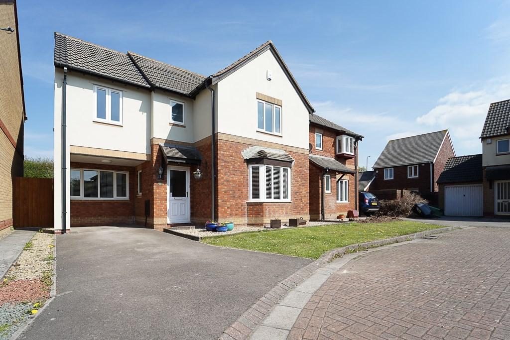 Honeysuckle Place, Locking Castle, WestonSuperMare, BS24 5 bed detached house £335,000