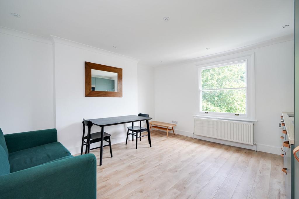 Windsor Road, Ealing, W5 2 bed flat £1,550 pcm (£358 pw)