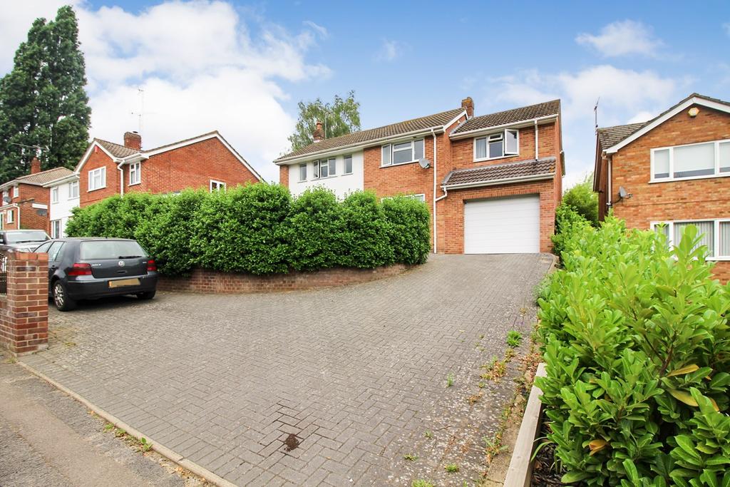 Dark Lane, Tilehurst, Reading, RG31 5 bed detached house £750,000