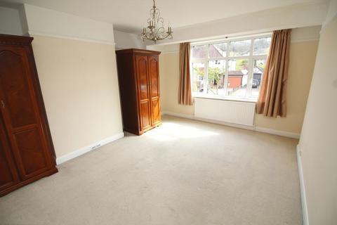 27 Sundown Avenue, South Croydon, CR2 0RQ