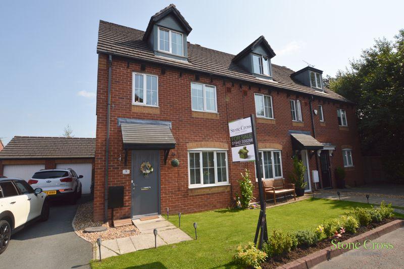 Belton Close, Golborne, Warrington, WA3 3WN 3 bed mews £219,950