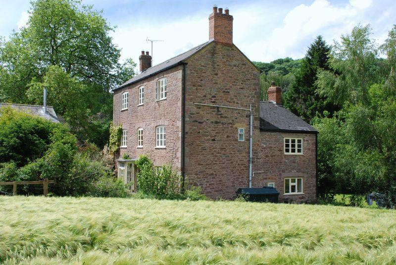 Hope Mansell, RossOnWye 5 bed detached house £459,950