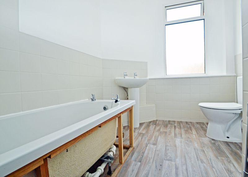 Lower Queens Road, Clevedon 1 bed apartment £675 pcm (£156 pw)