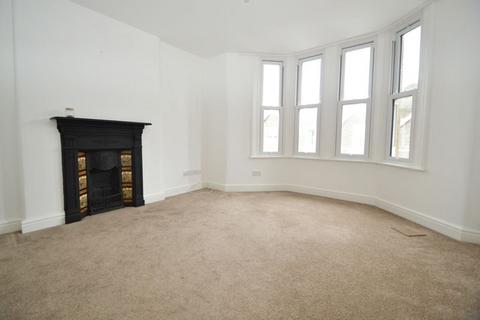 2 bedroom flat to rent, Old Street, Clevedon
