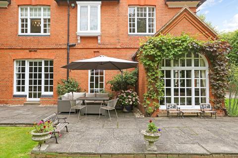 Erin, Kinburn Drive Egham Hill, Egham, TW20 0BD