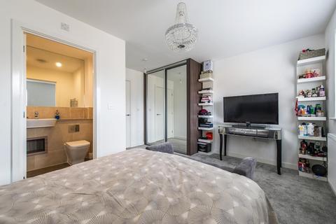 75 Thackeray Drive, Northfleet, Gravesend, DA11 8FS