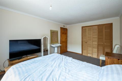 14 Renfrew Place, Fort William, PH33 6UE