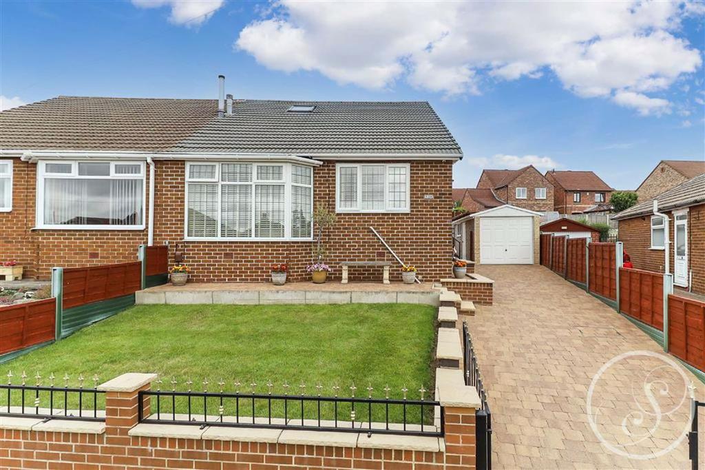 Temple Park Gardens, Leeds 2 bed semidetached bungalow £280,000