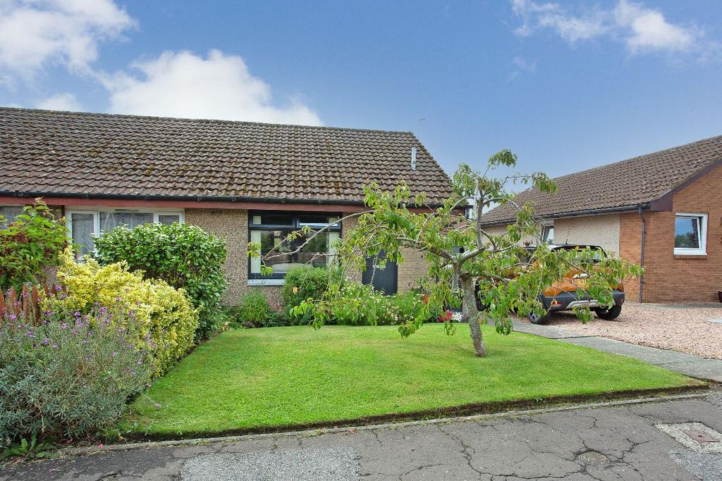 38 Peebles Drive, Dundee, DD4 0TF 1 bed semidetached house £119,500