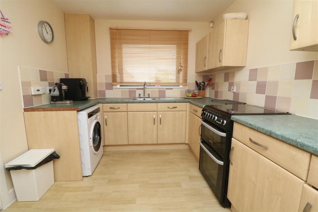 Rother View Road, Canklow, Rotherham 3 bed semidetached house £135,000