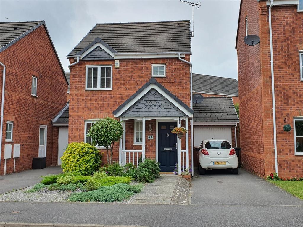 Welland Road, Hilton, Derby 3 bed link detached house £220,000