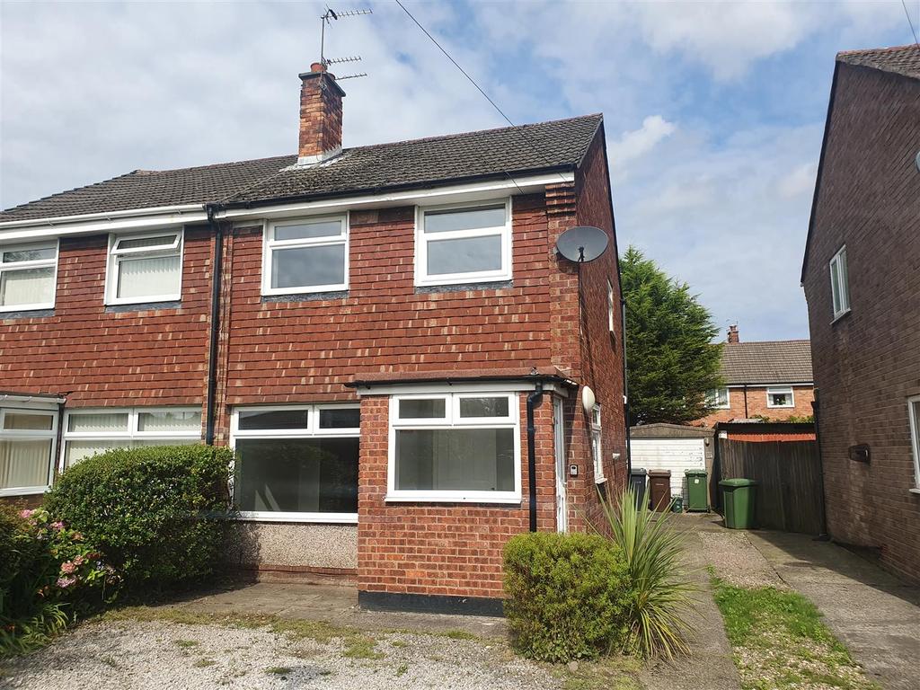 Redgate, Formby, Liverpool 3 bed semidetached house £220,000