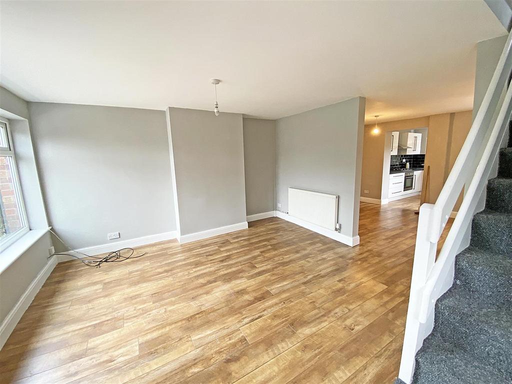 Redgate, Formby, Liverpool 3 bed semidetached house £220,000
