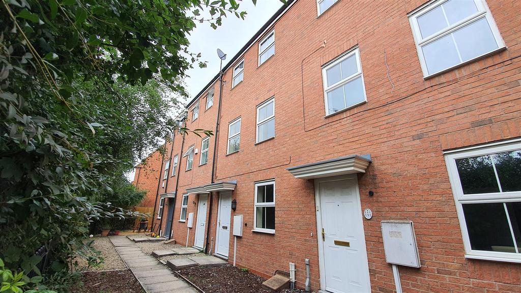 Welland Road, Hilton, Derby 3 bed townhouse £180,000