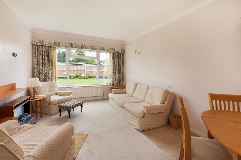 Glebe Way, Whitstable 2 bed flat £225,000