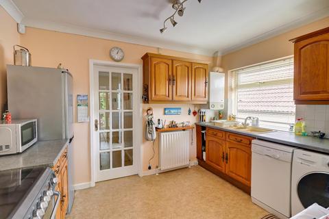 15 Brownberrie Crescent, Horsforth, Leeds, LS18 5PT