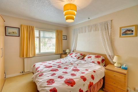 15 Brownberrie Crescent, Horsforth, Leeds, LS18 5PT
