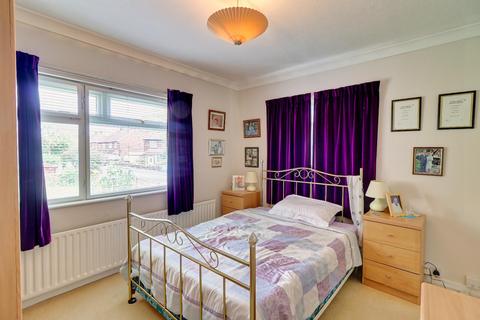 15 Brownberrie Crescent, Horsforth, Leeds, LS18 5PT