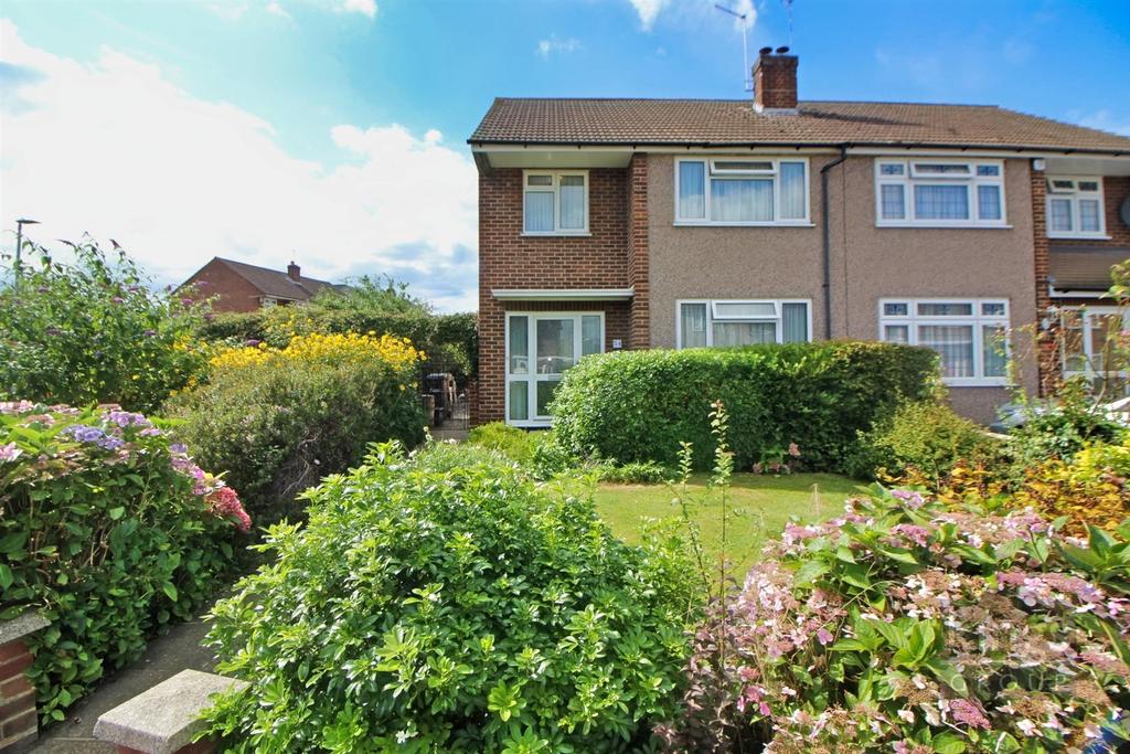 Littlebrook Gardens, Cheshunt... 3 bed semidetached house £499,995