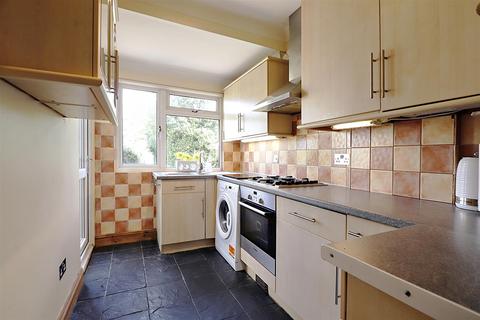 10 Stevedale Road, Welling, DA16 1NH