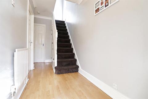 10 Stevedale Road, Welling, DA16 1NH