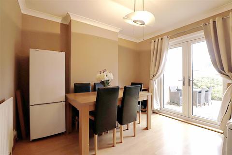 10 Stevedale Road, Welling, DA16 1NH