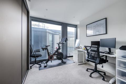 2 bedroom apartment for sale, Chronicle Tower, City Road, London