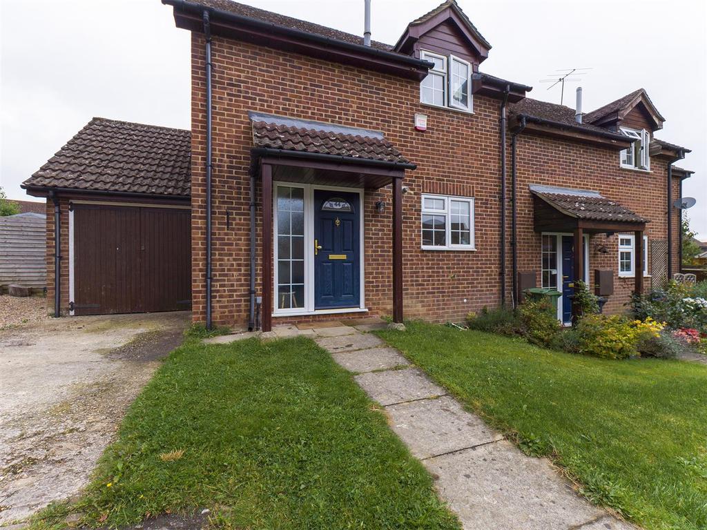Paterson Close, Basingstoke 2 bed house £280,000