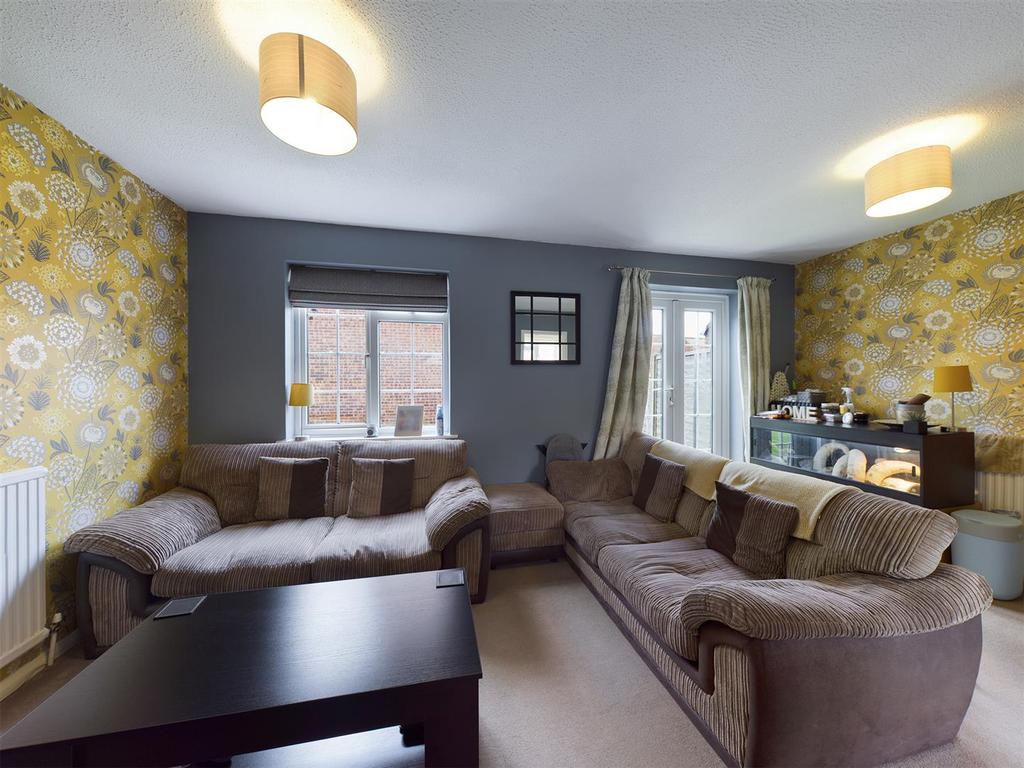 Paterson Close, Basingstoke 2 bed house £280,000