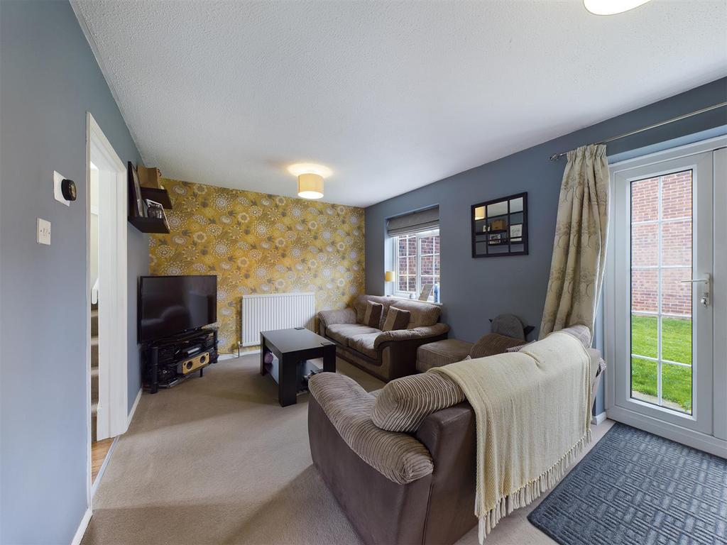 Paterson Close, Basingstoke 2 bed house £280,000