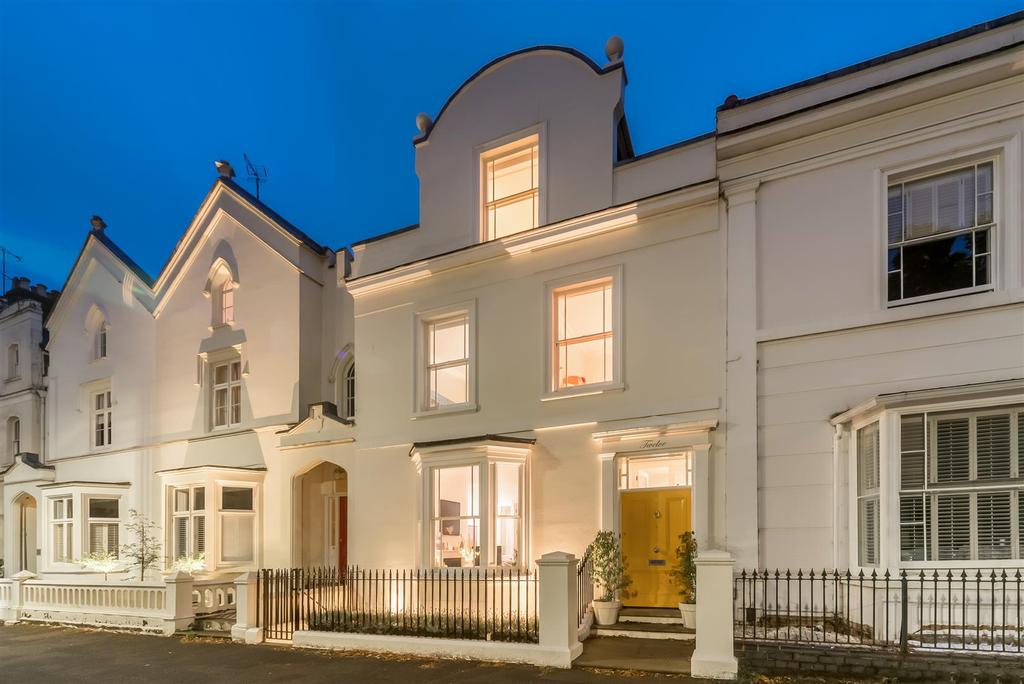 Beauchamp Avenue, Leamington Spa... 6 bed house £2,000,000