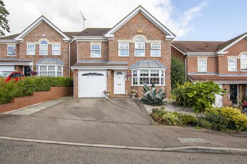 12 Cattlins Close, Cheshunt, Waltham Cross, EN7 5RD