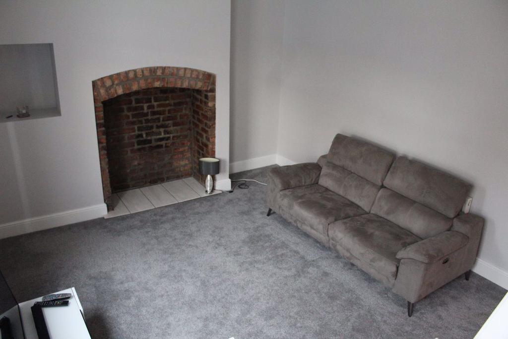 Kitchener Street, Sunderland 2 bed cottage £550 pcm (£127 pw)