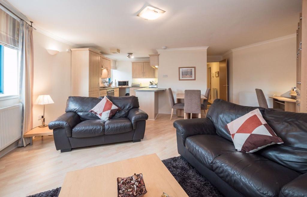 OCEAN DRIVE, THE SHORE, LEITH, EH6 6JL 2 bed flat £975 pcm (£225 pw)