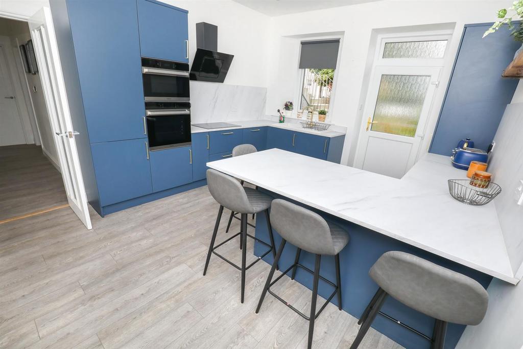 Rosabelle Street, Kirkcaldy 2 bed flat £106,995