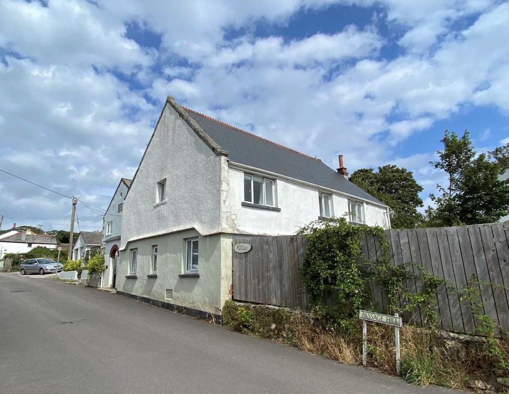 Passage Hill, Mylor, Falmouth 2 bed flat £775 pcm (£179 pw)